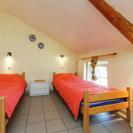 Beautiful Farmhouse In Brisy With Sauna エクステリア 写真