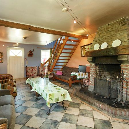 Beautiful Farmhouse In Brisy With Sauna エクステリア 写真