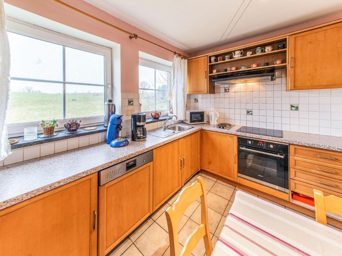Beautiful Farmhouse In Brisy With Sauna エクステリア 写真