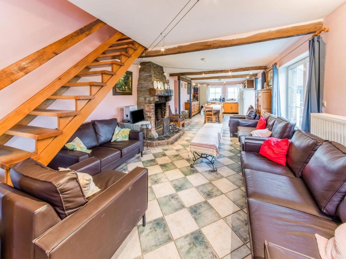 Beautiful Farmhouse In Brisy With Sauna エクステリア 写真