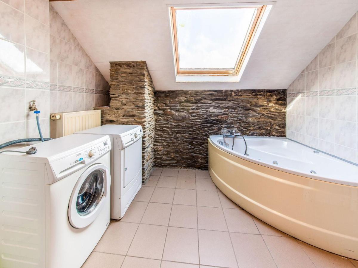 Beautiful Farmhouse In Brisy With Sauna エクステリア 写真